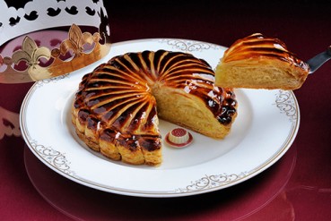 横浜ベイシェラトンから新年を祝う仏・伝統菓子「りんごのガレット・デ・ロア」発売