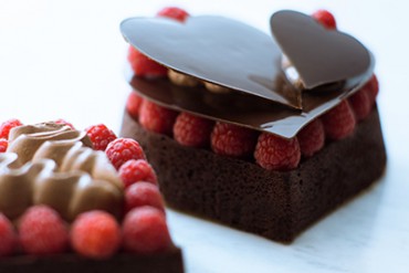 パーク ハイアット 東京、バレンタインを華やかに彩る限定スイーツ発売