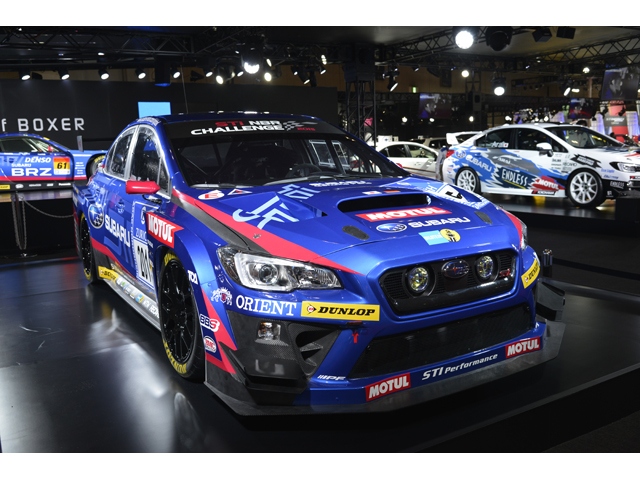 東京オートサロンのSTI SUBARUブースに展示されたNBR24に挑戦するWRX STI・NBR24参戦レーシングマシン