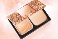 資生堂から“素肌を美しく見せる”という新発想のファンデーションが登場します。