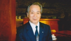 京進＜４７３５＞（東２・売買単位１００株）の白川寛治社長　京都市下京区の京都商工会議所で２０１５年５月期・第２四半期の決算説明会。（写真撮影：本紙中西耕司関西支社長）