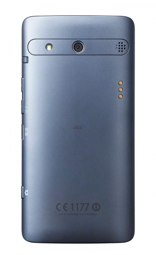 KDDI、沖縄セルラーが2月中旬より発売するau初のシニア向けスマートフォン「BASIO」（写真提供：KDDI）