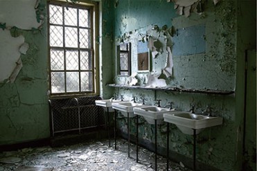 写真集『世界の美しい廃墟』発売 - 時間と静寂が育んだ、風景としての廃墟