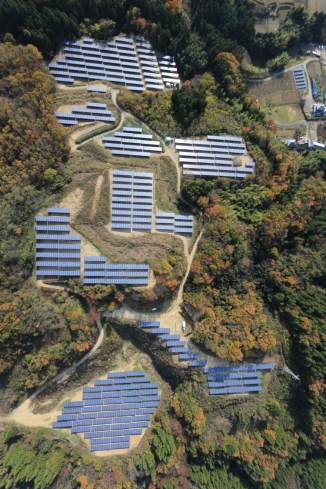 福島県いわき市でのメガソーラーの全景 (丸紅の発表資料より)