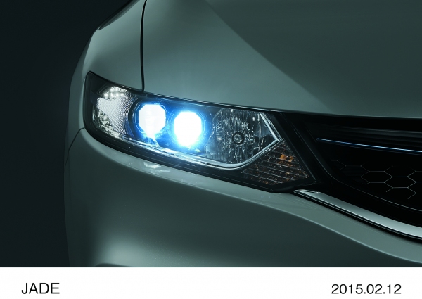 ホンダが13日に発売するハイブリッド方式の6人乗りワゴン「JADE(ジェイド)」（写真提供：ホンダ）