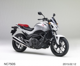 ホンダが200台限定で2月24日に発売するロードスポーツモデル「NC750S・特別カラー」（写真提供：ホンダ）