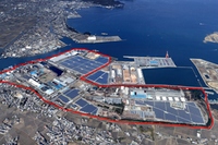 13日に竣工式が行われた徳島県小松島市のメガソーラー発電所（写真：日本製紙、三菱商事の発表資料より）