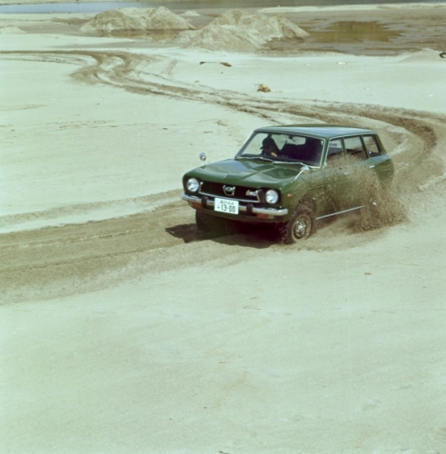 1972レオーネ4WDエステートバン（写真提供：富士重工業）