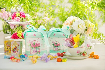カファレルの春スイーツ、花々が散りばめられたチョコレート＆キャンディ
