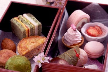 桜スイーツを詰め込んだ重箱「さくらアフタヌーンティー」ホテル日航東京の期間限定メニュー