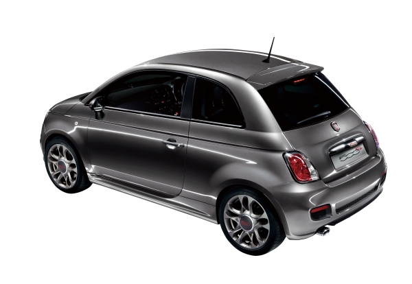 FCAジャパンは、「Fiat 500S」の限定車「Fiat 500S Essenza」を3月14日より100台限定で販売開始する。