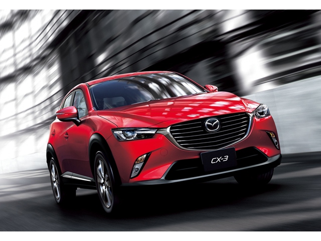 写真はクリーンディーゼル専用車となったCX-3で最上級の「XDツーリング Lパッケージ」(4WD)で、価格は302万4000円