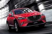 写真はクリーンディーゼル専用車となったCX-3で最上級の「XDツーリング Lパッケージ」(4WD)で、価格は302万4000円