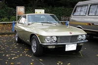 1965年4月にデビューした初代「日産シルビア」は、3年間で554台だけ生産された稀少車。いま見ても非常に美しいスポーツクーペだ。写真のモデルは丁寧にレストアが施された綺麗なモデルである。