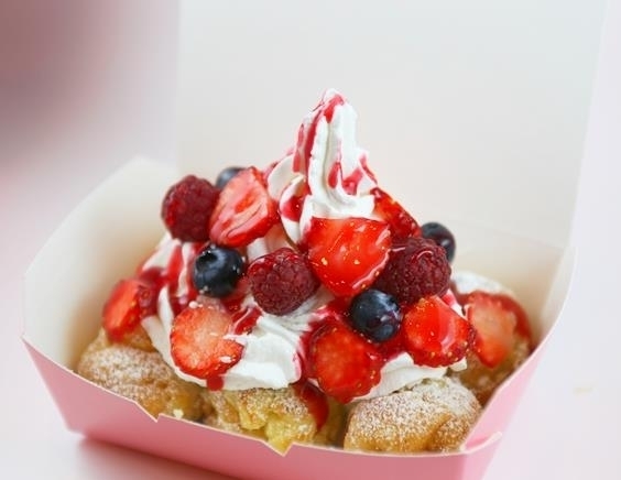 『パンケーキボール ベリーミックス』（株式会社ごほり発表資料より）