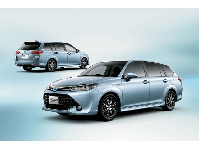 新開発エンジン「2NR-FKE」を搭載した1.5リッター2WD・CVT車は、「平成32年度燃費基準」を達成、「平成17年基準排出ガス75%低減レベル」の認定取得とあわせて「エコカー減税」の対象車。写真はフィールダー「1.5Gエアロツアラー2WD、価格192.24万円