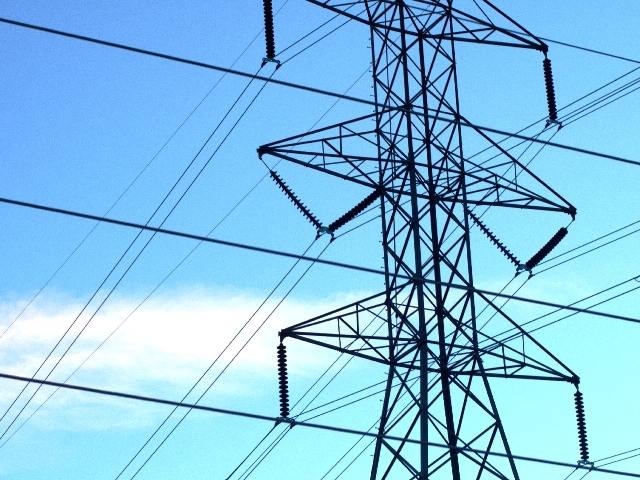 2016年4月より、各家庭で電力会社を自由に選べるようになる。これまで一般家庭への電力供給は、国が定める主要電力会社10社に限られてきた。