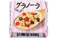 『チロルチョコ〈グラノーラ〉』（チロルチョコ発表資料より）