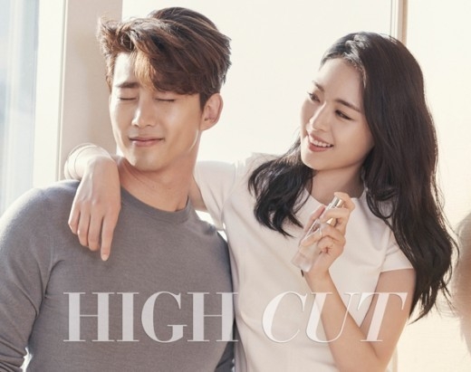 2PMのオク・テギョンと女優のイ・ヨニがこのたびカップルとしてグラビアを飾った。写真：HIGH CUT