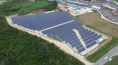 グリーン・コミュニティの実現を目指し国内外でメガソーラー発電所の開発に注力する日本アジアグループ＜３７５１＞（東マ）傘下の琉球国際航業は、糸満市（沖縄県）に「糸満ソーラーウェイ」太陽光発電所を完成した。