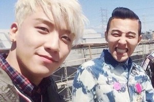 BIGBANGのV.I(スンリ)が、G-DRAGONとSOL(テヤン)とともに撮った写真を公開した。