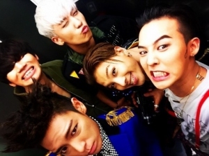 BIGBANGが思わず微笑みを誘う写真で世の女性の心を魅了した。写真：G-DRAGONインスタグラム