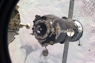 国際宇宙ステーション、軌道修正に失敗　プログレスM-26M補給船のエンジンが噴射せず（Image credit: NASA）