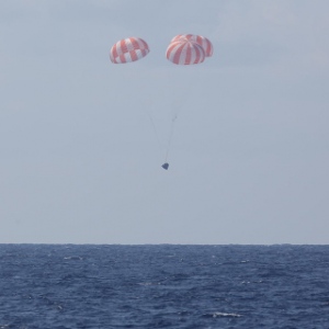 ドラゴン補給船運用6号機、地球に帰還（Image credit: SpaceX）