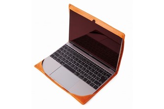 MacBook版の本革ジャケットカバー『羽衣 -Hanegoromo-』（システムワン発表資料より）