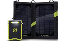 「Venture 30 Recharger」（左）、「Venture 30 Solar Recharging Kit」（右）（写真：アスク発表資料より）