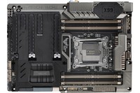 米インテルの「X99 Express」チップセットを搭載するエイスース・コンピューターの高耐久マザーボード「SABERTOOTH X99」（写真：エイスースの発表資料より）