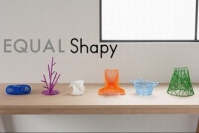 繊細！3Dプリンターで出力されたスマホスタンド『EQUAL Shapy』（アイジェット発表資料より）