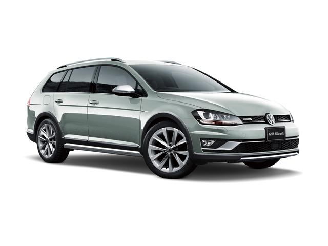 写真はAlltrack TSI 4MOTION Upgrade Package(367.0万円)車。Golf Variantよりも25mm高い車高やクロスオーバー4WDを演出するタフなイメージの外観が与えられた。ライバルはレガシィ・アウトバック(313.2万円~340.2万円)