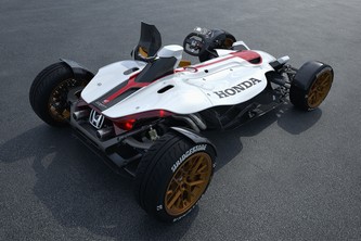 ホンダがフランクフルトモーターショーで世界初公開するコンセプトモデル「Honda Project 2&4 powered by RC213V(ホンダプロジェクト2&4パワードバイRC213V)」（写真提供：ホンダ）