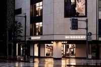 「バーバリー(BURBERRY)」国内最大級の路面店が新宿三丁目にオープン!店舗限定アイテムも販売