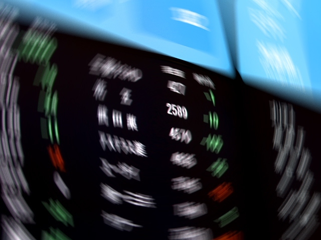 フォルクスワーゲンでここまで下げるか。24日は安値引けの498円安。安倍首相が黒田日銀総裁と会談すると、25日は高値引けの308円高。