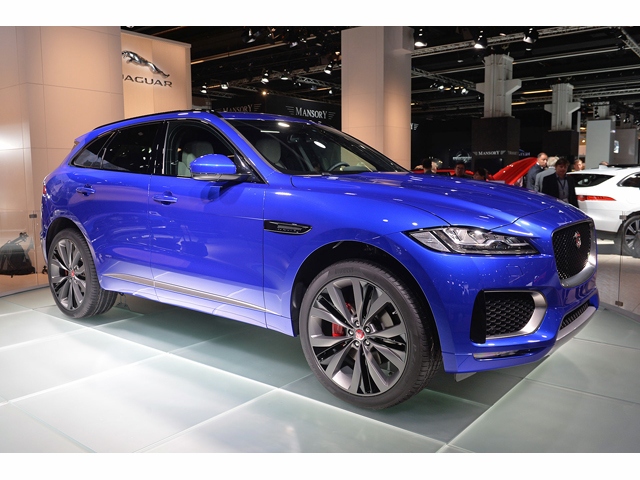 ジャガーのミッドサイズセダン「XE」と多くの部分を共有するクロスオーバーモデル「F-PACE」