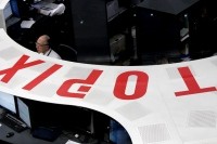 サウジ、カタールの投資引き揚げ、第一中央汽船の経営破たんで2日で949円安。自律反発と要人発言で2日で791円高。激しいアップダウンも、金曜はひと休み。