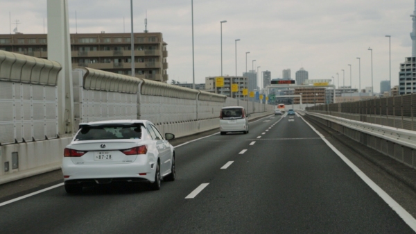 「Highway Teammate」による高速道路での実験走行時の状況（写真:トヨタ発表資料より）