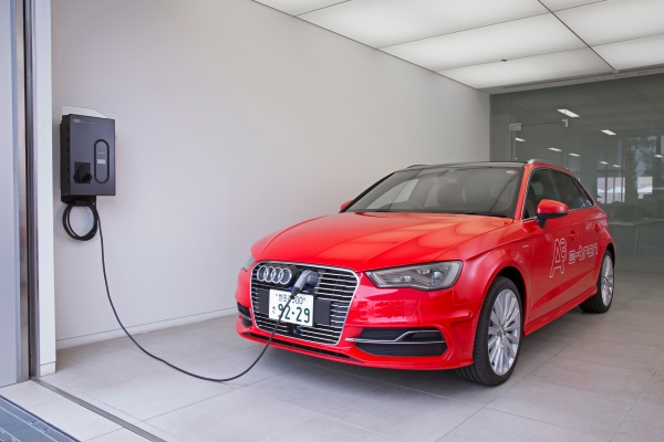 アウディ ジャパンが年内に発売するアウディ ブランド初のプラグインハイブリッド（PHEV）モデル、「Audi A3 Sportback e-tron」（写真提供：アウディジャパン）