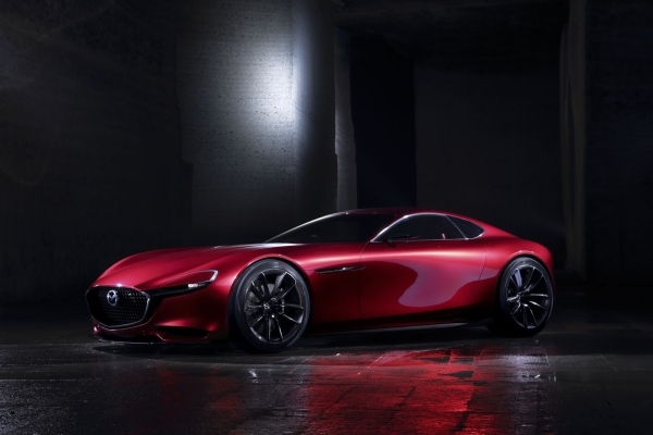 マツダが「第44回東京モーターショー」で世界初公開したスポーツカーのコンセプトモデル「Mazda RX-VISION（マツダ・アールエックス・ビジョン）」（写真提供：マツダ）