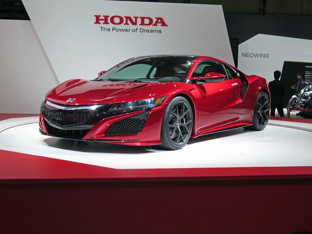 来春発売予定の新型NSX。3.5リッターV型6気筒ツインターボ+3モーター・ハイブリッドAWDのスーパースポーツの登場だ