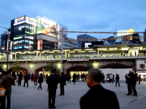 日頃、ストレスを感じることはありますか?」と聞いた結果、「とても感じる」という人が37.5%、「時々感じる」という人が42.5%、「あまり感じない」という人が14.4%、「全く感じない」という人が5.6%だった。