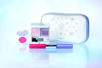 CHICCAが「クリスマス コレクション」発売 - アイシャドウやグロス＆ルージュがセットに