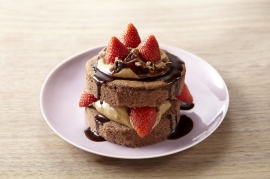 イチゴのモカチョコケーキ（シーエヌシー発表資料より）