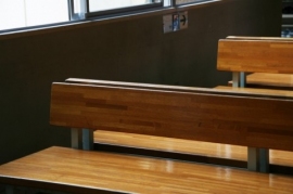 日本は先進諸国の中でも、家計の教育負担が特に重い国だ。 日本は先進諸国の中でも、家計の教育負担が特に重い国だ。