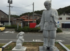 オオクニヌシ（大国主命）は出雲大社（島根県）の祭神であり、特に「因幡の素兎」神話でよく知られる神である。スサノオの子孫で、「国作り」を行って天下を治めたが、最後はアマテラスを中心とした高天原の神々に屈して国土を譲り、隠退した。