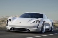 「Mission E」は、ポルシェがEVスポーツを作ったらこうなる、ということ提示したコンセプトカーといえるだろう