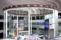 「2万円」という数字が、2015年の株式市場の中心にあった。選挙イヤーの2016年は、「停滞の3年間」の最初の年になる。