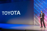 トヨタが米国シリコンバレーに設立した、人工知能技術の研究開発を行う新会社Toyota Research Institute, Inc.(TRI)は、体制および進捗状況を米国ラスベガスで開催された「2016 International CES」で公表した。登壇したのは、TRIの最高経営責任者(CEO)であるギル・プラット(Gill A. Pratt)氏